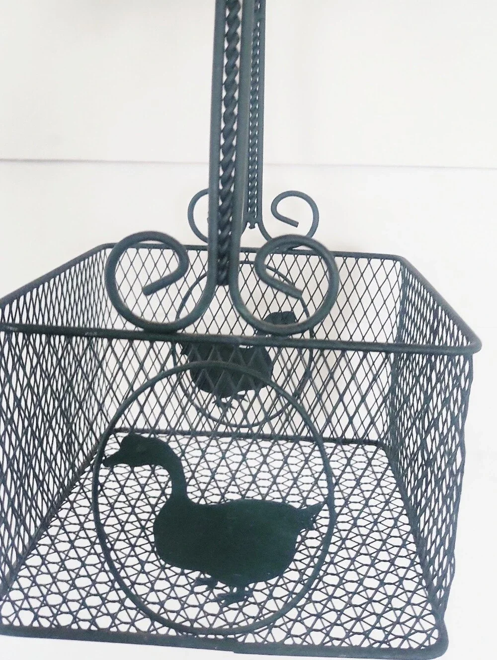 Vintage Cottagecore Goose Hunter Green Wire Basket